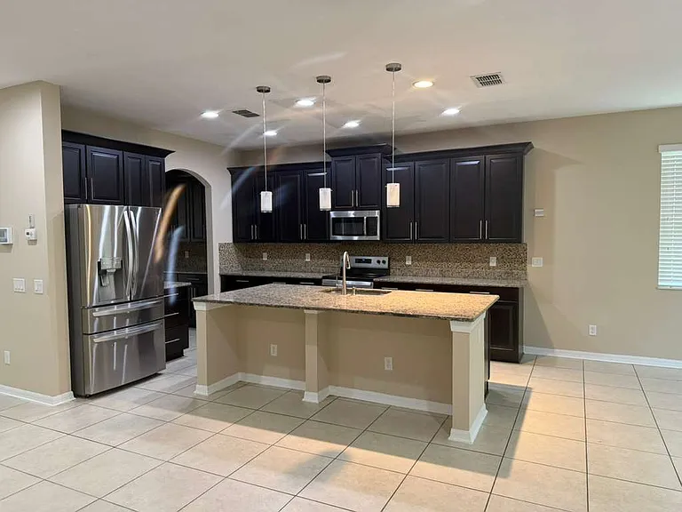 4721 Woods Landing Ln — Photo 3