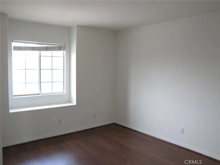 5661 Knollside Way — Photo 24