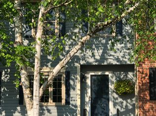 616 Fox Hollow Dr, Hudson, NH 03051
