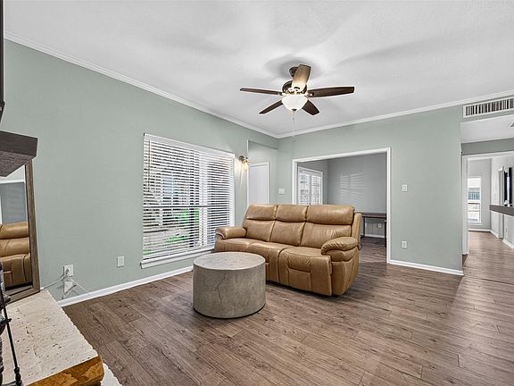 3rd image of 2001 Bering Dr APT 3D