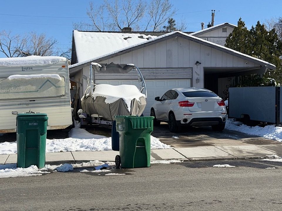 2nd image of 3200 4th St