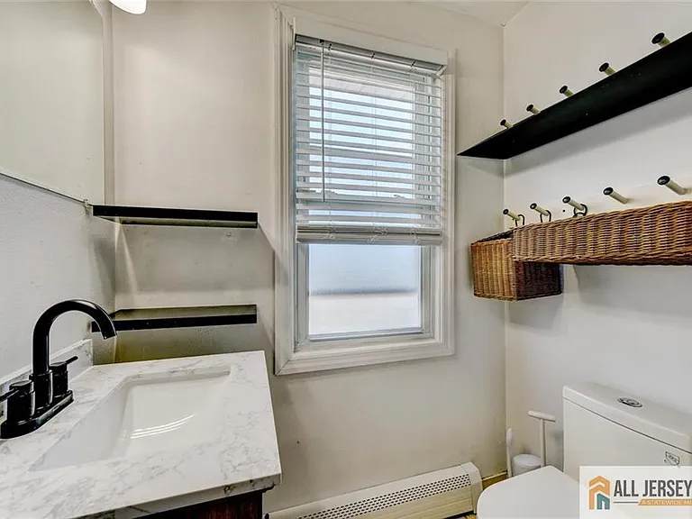 37 E Somerset St #2 — Photo 14