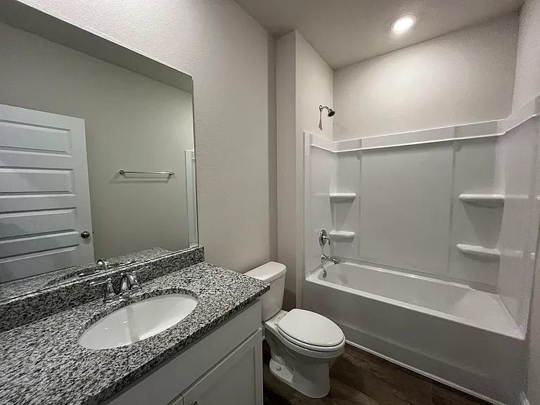 14920 Dayton Cir — Photo 4