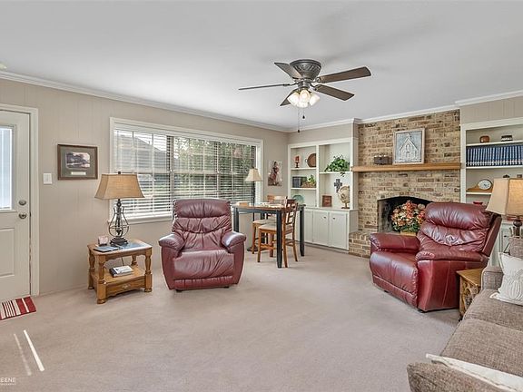 4th image of 9916 Village Green Dr