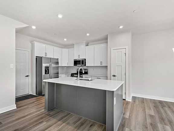 5th image of 6006 Lampl Ln