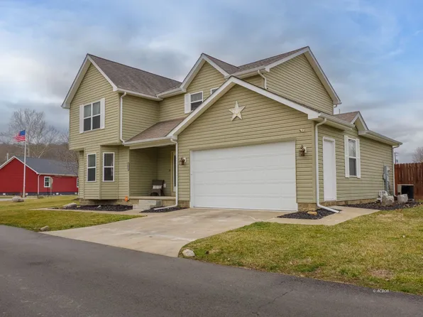 17465 Fork St, Buchtel, OH 45716