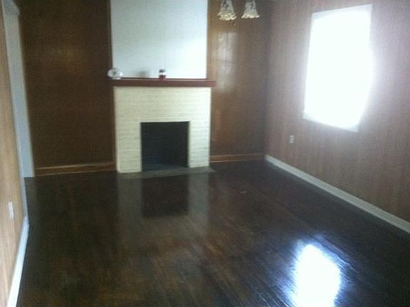 2nd image of 1402 N Water St