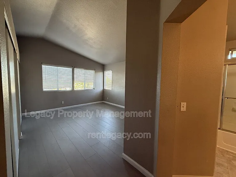 4932 Chaps Ct — Photo 11