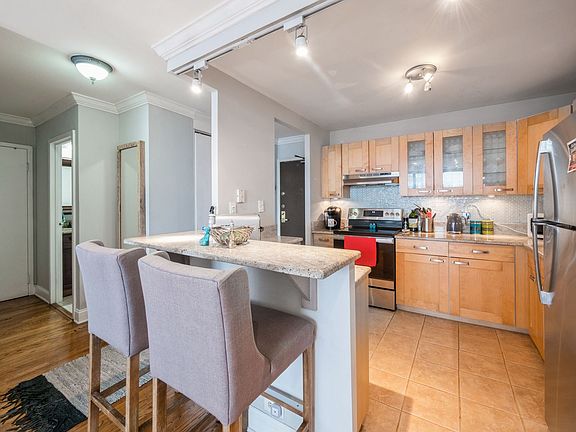 2nd image of 3930 N Pine Grove Ave APT 1913