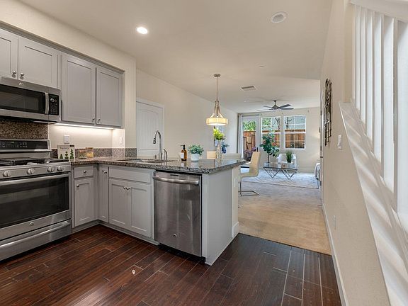 3rd image of 238 Carroll St #101