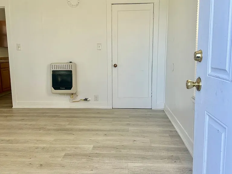 123 Mortimer St — Photo 4