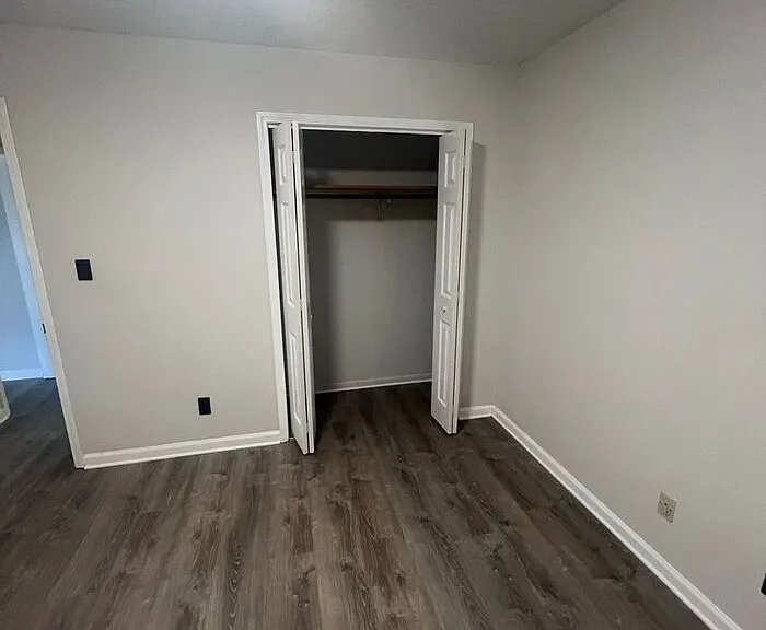 544 Charleston Ln — Photo 8