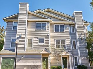 12827 Fair Briar Ln, Fairfax, VA 22033