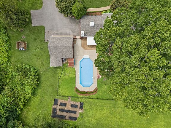 5th image of 4000 Crestridge Dr
