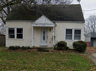 1254 Easton Dr, Akron, OH 44310