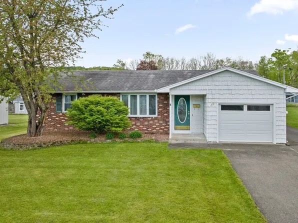 19 Hoffman Dr, Binghamton, NY 13901