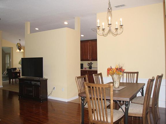 4th image of 9124 Sugarland Dr