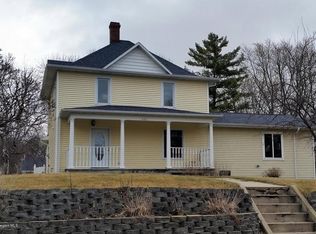 601 Maplewood Dr, Pelican Rapids, MN 56572