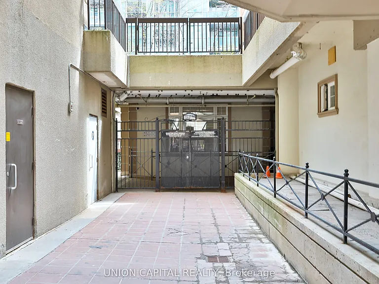 71 McCaul St #143 — Photo 11