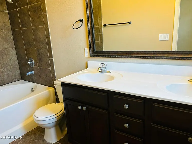 12916 Hueco Hill Dr — Photo 7