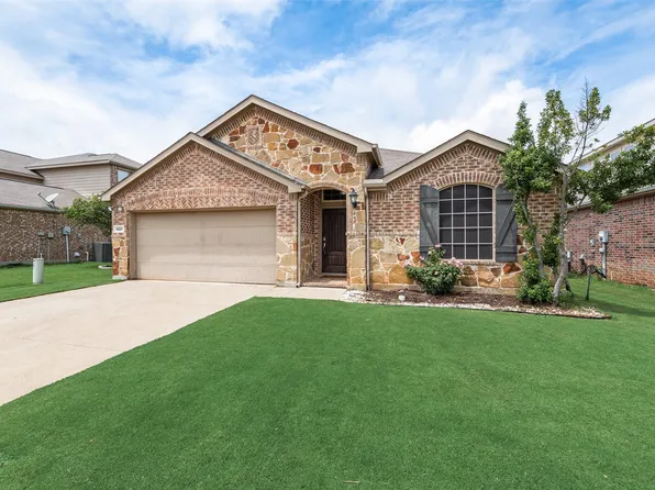8221 Black Hills Trl, Aubrey, TX 76227
