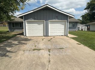 622 N 13th Ter, Leavenworth, KS 66048