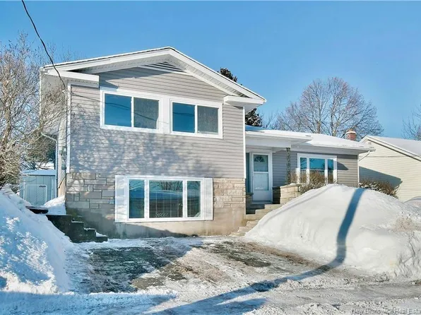 256 W Ln, Moncton, NB E1C 6V4