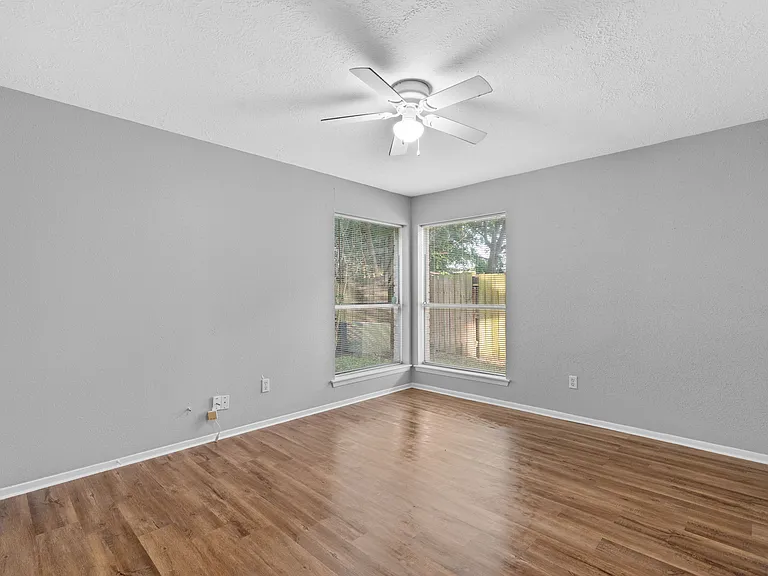 Secondary bedroom 1