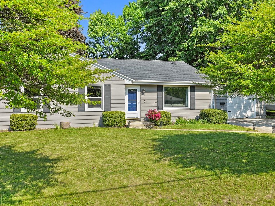 1st image of 401 Bader St