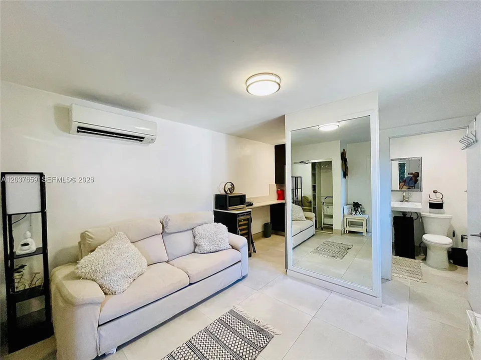 38 NW 52nd St #1