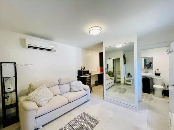 38 NW 52nd St #1, Miami, FL 33127