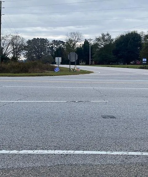 1975 Highway 15 West Bennettsville Sc #A — Photo 6
