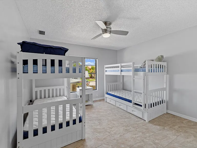 3534 Seaway Dr — Photo 28