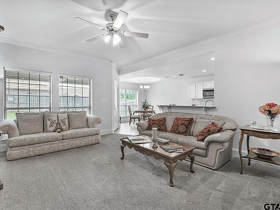 4th image of 815 E Grande Blvd #T-103