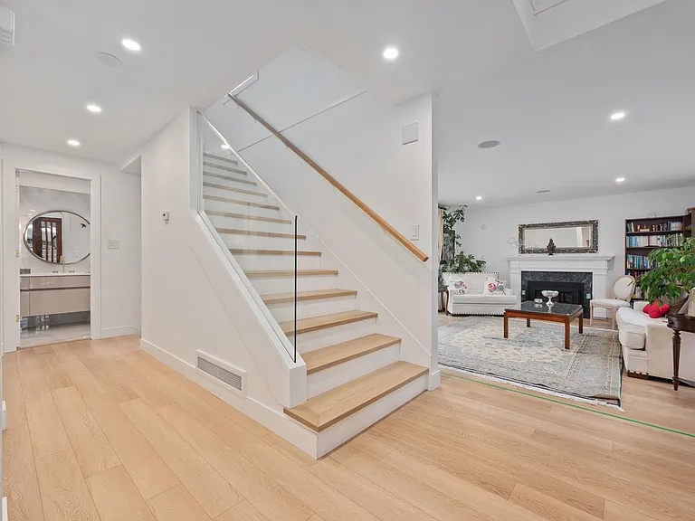 1390 Lawson Ave — Photo 12