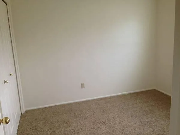 1717 S Barlow Ln — Photo 3