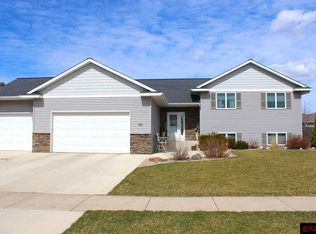 124 Jade Ln, Mankato, MN 56001