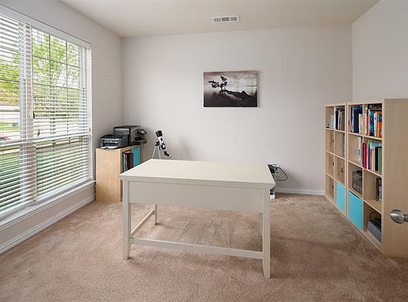 3rd image of 10848 Leesa Dr