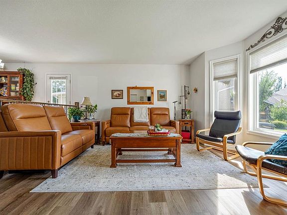 4th image of 21 S Aspen Pl