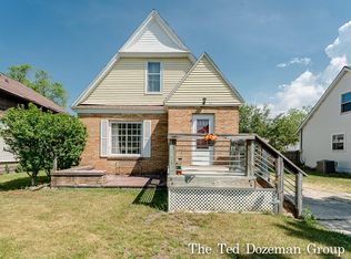 33 Cherry St, Holland, MI 49423