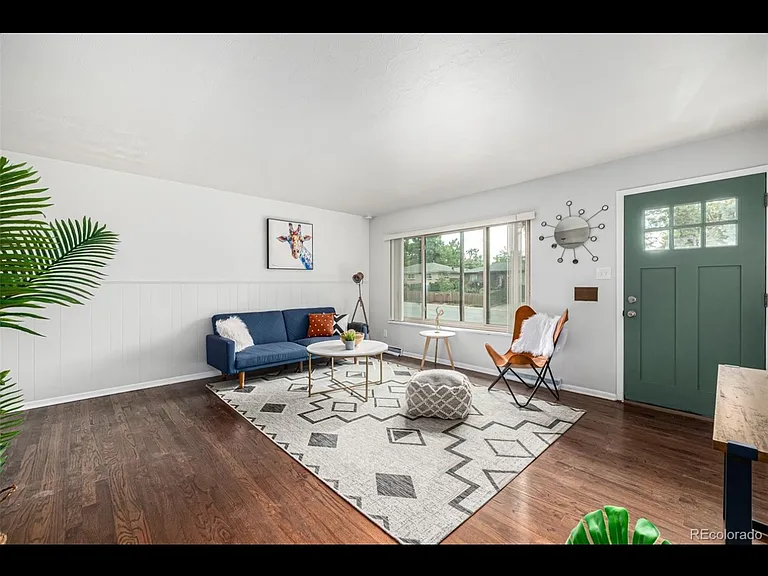2732 S Grove St — Photo 4