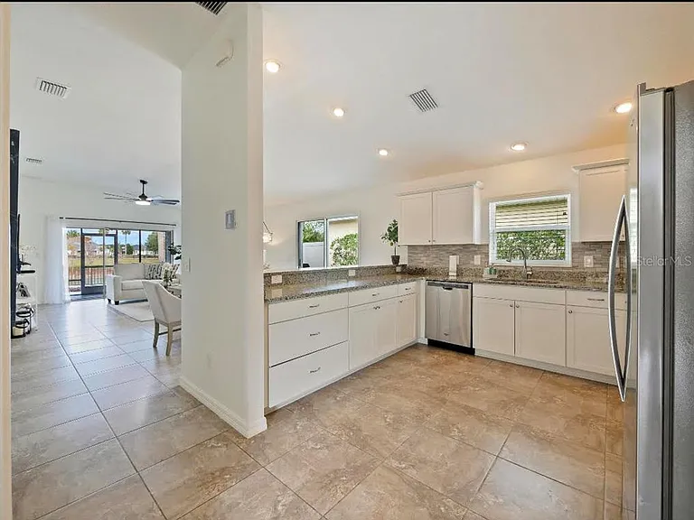2851 Skipper St — Photo 4