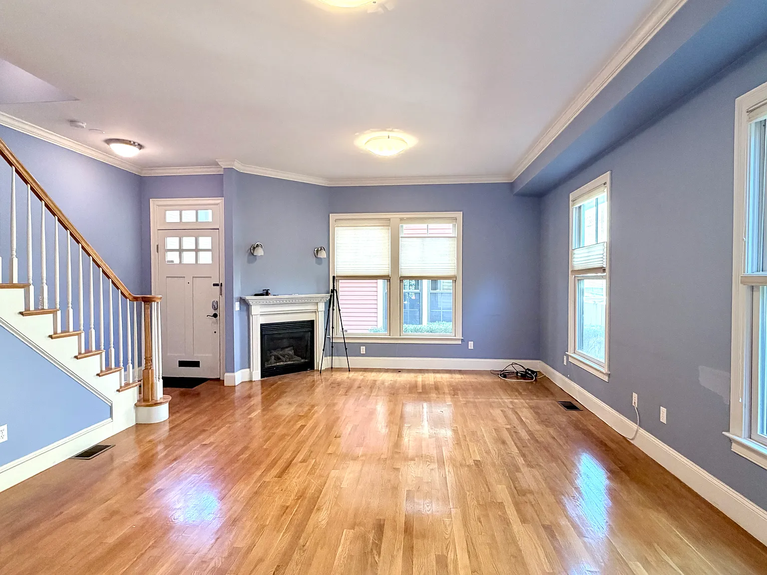4 bed, 3.5 bath, 1933 sqft, $5,600 — Photo 1