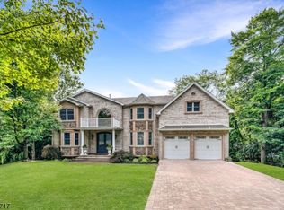 7 Soldatovic Ct, Wayne, NJ 07470