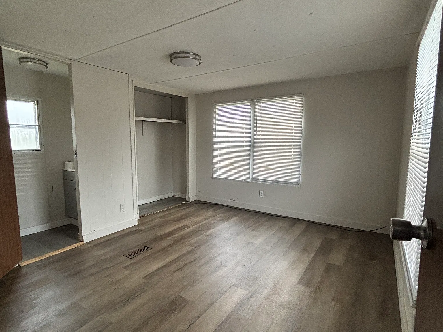 2 bed, 1.5 bath, 825 sqft, $950 — Photo 4