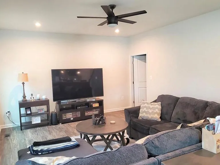 885 Keswick Dr — Photo 5