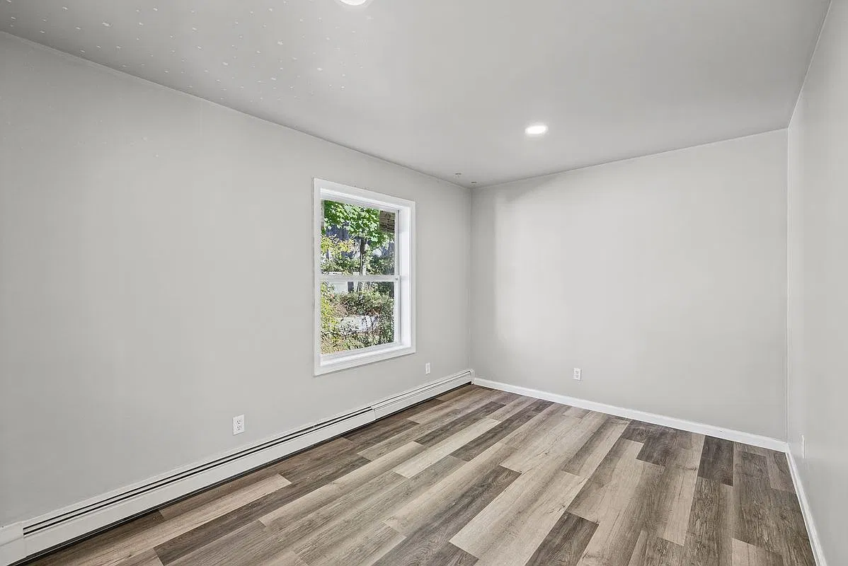 4 bed, 2.0 bath, 1456 sqft, $3,200 — Photo 2