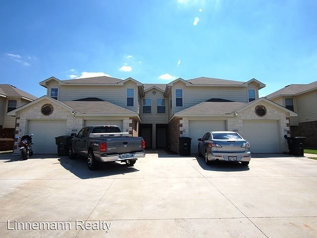 1st image of 4004 Cambridge Dr APT C