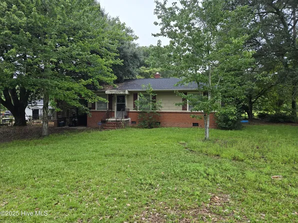 402 Locut Street, Hamlet, NC 28345