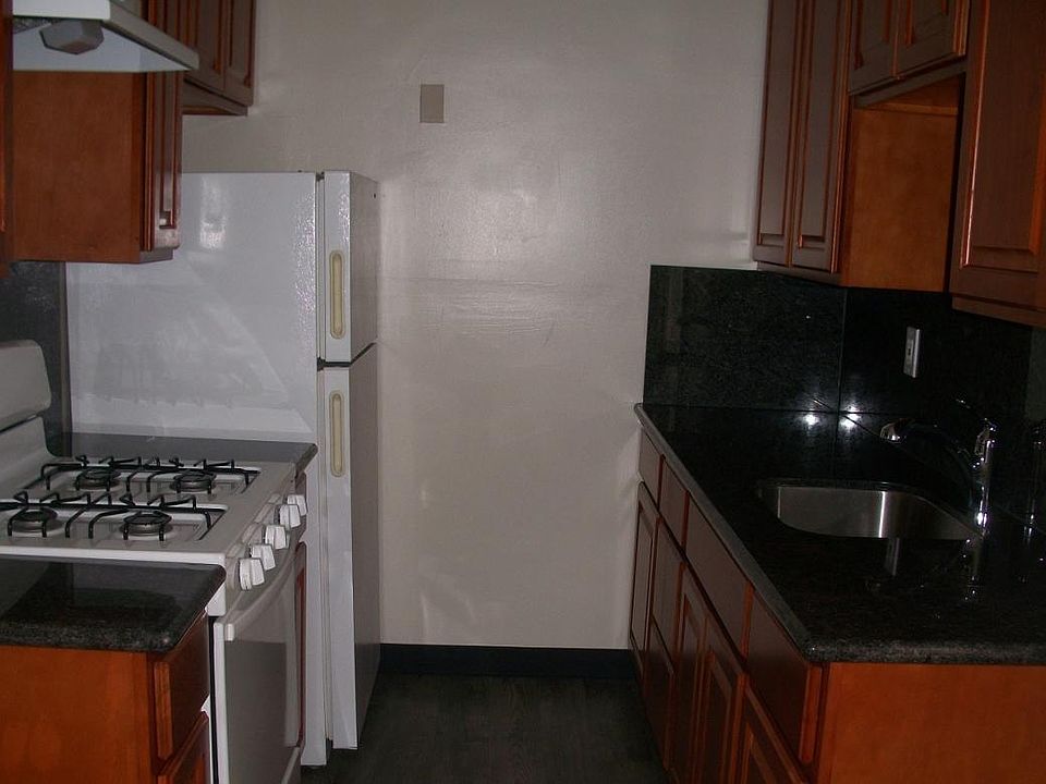 2nd image of 2125 Hearst Ave #A